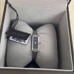 Gucci Watch - Silver